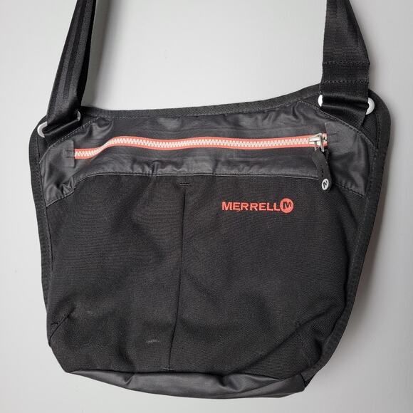 Merrell Black Messenger Crossbody Bag Adjustable Strap Outdoor Travel Work - Picture 1 of 10